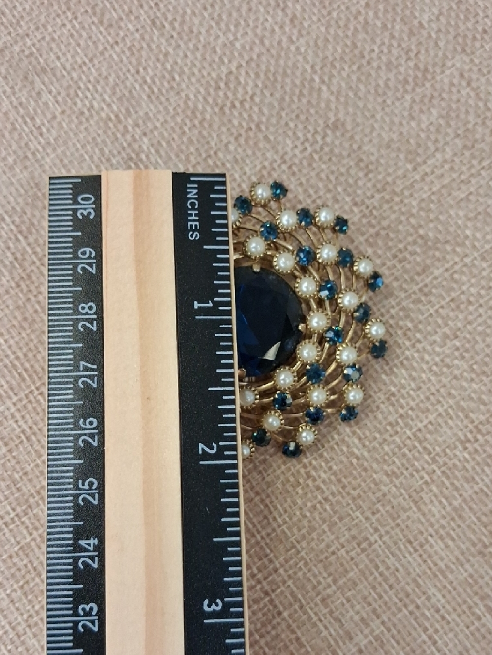 Blue Crystal Pearl Cluster Brooch Gold Tone Statement Pin Costume OS - Picture 5 of 5